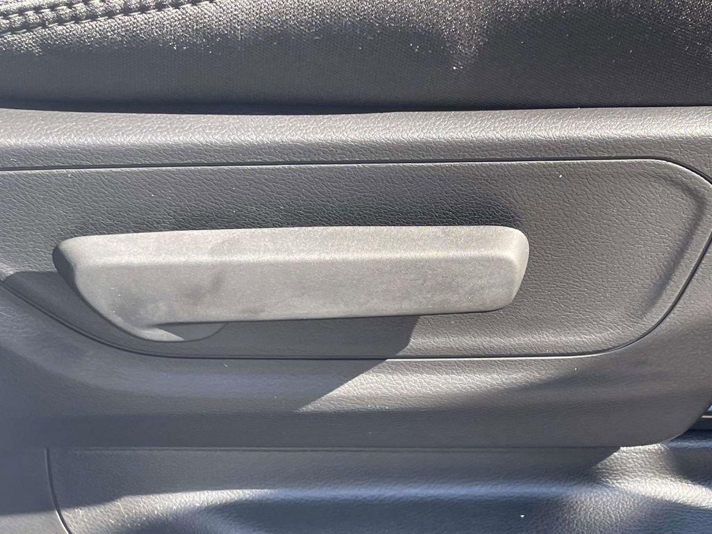 New 2026 RAM 1500 4x4 Crew Cab image 16