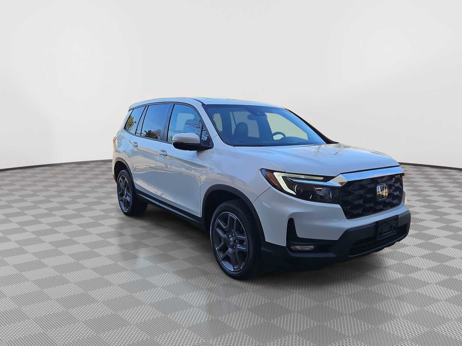 Used 2022 Honda Passport EX-L image 2