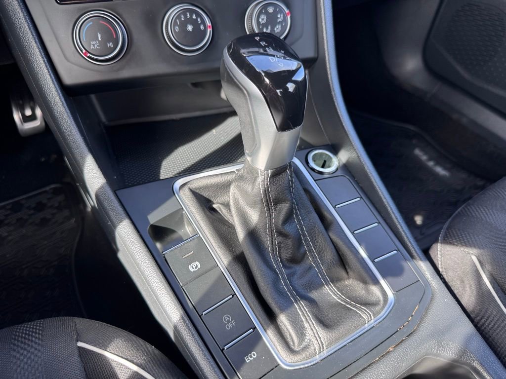 Used 2023 Volkswagen Jetta Sport image 30