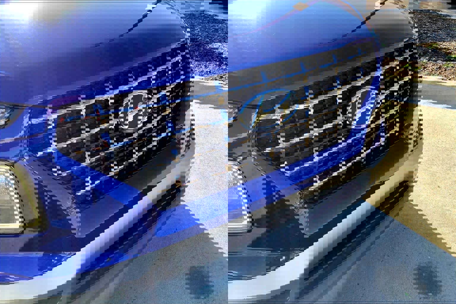 Certified 2025 Hyundai Venue SEL image 31