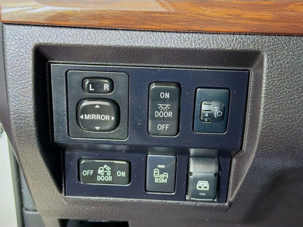 Used 2016 Toyota Tundra Limited image 29