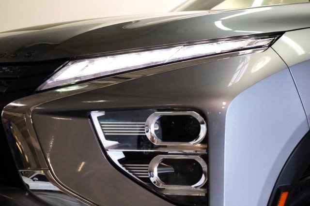 New 2025 Mitsubishi Eclipse Cross SE image 2