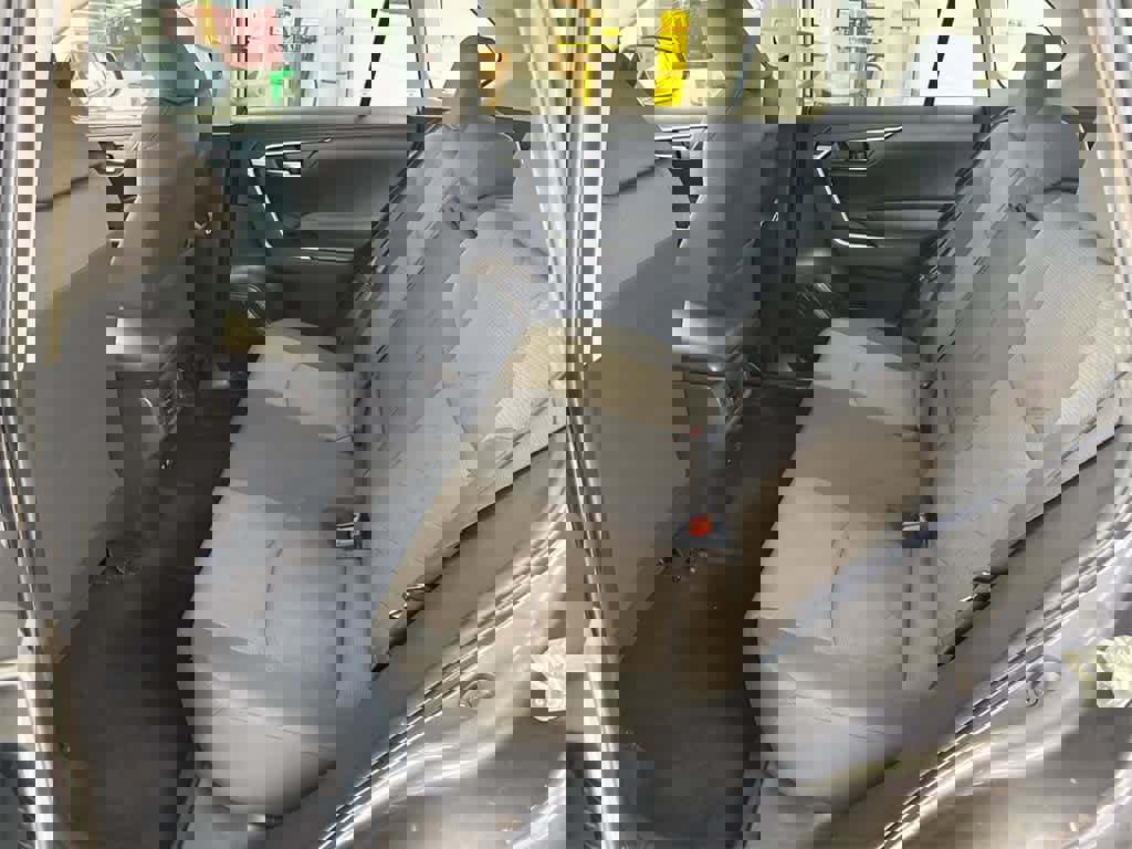 Used 2019 Toyota RAV4 XLE image 21