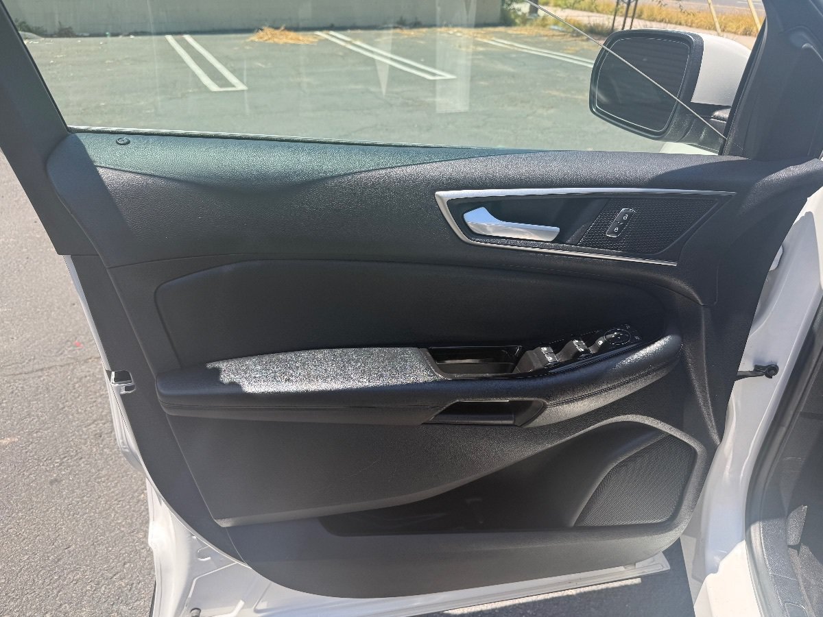 Used 2016 Ford Edge SEL w/ Equipment Group 201A FWD image 9