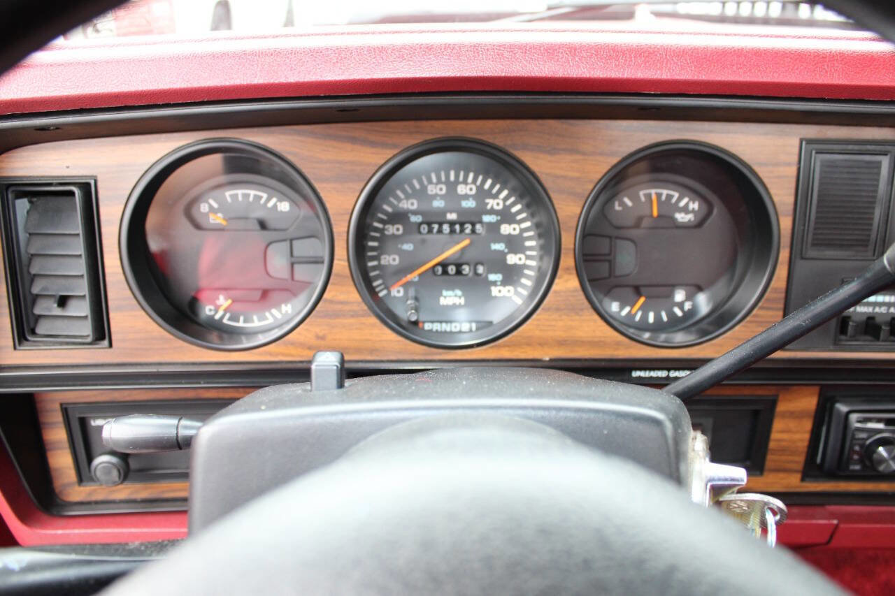 Used 1992 Dodge D/W Truck 150 image 15