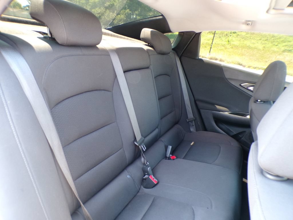 Used 2020 Chevrolet Malibu LT FWD image 18