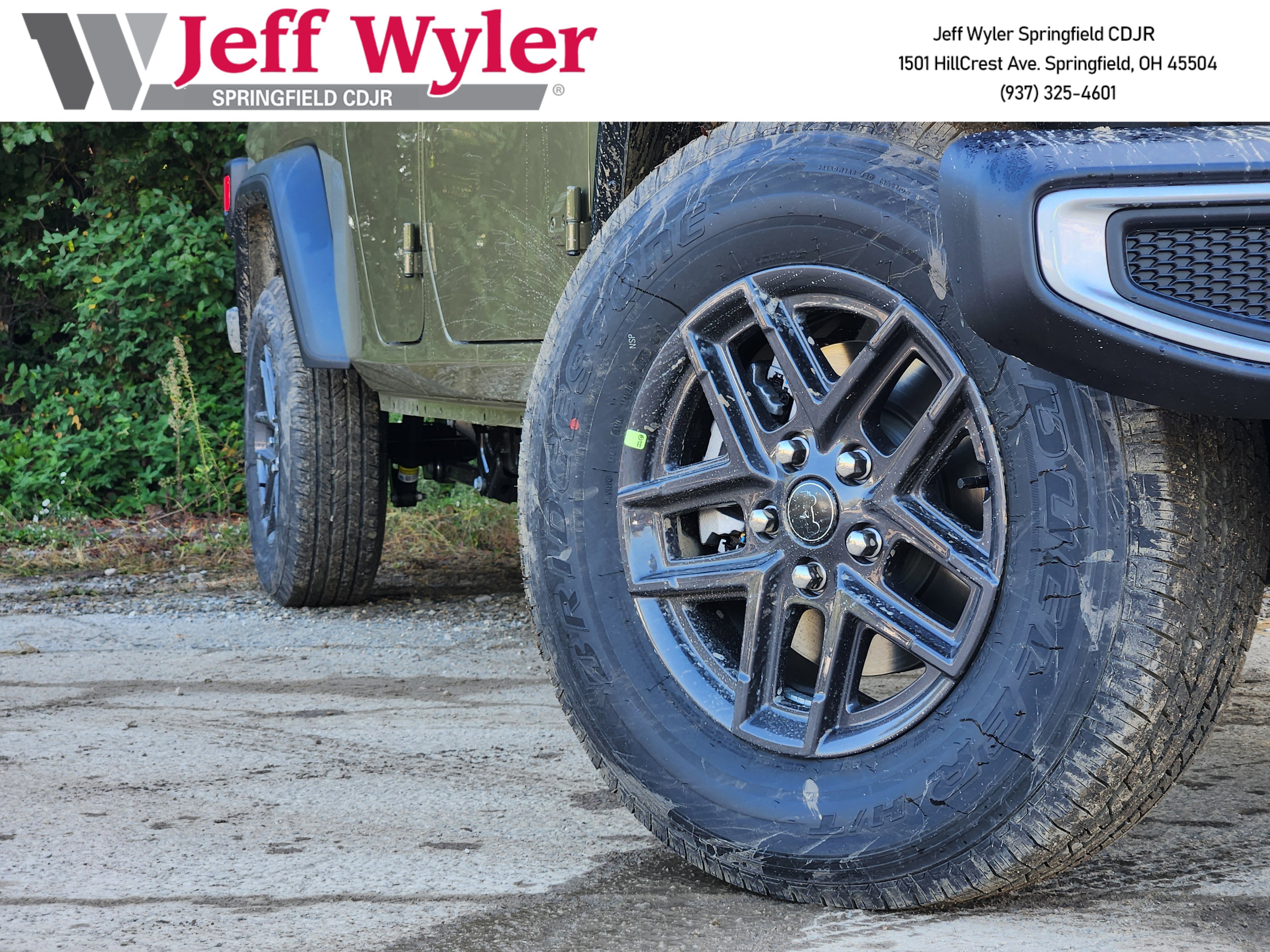 New 2025 Jeep Gladiator Sport image 19