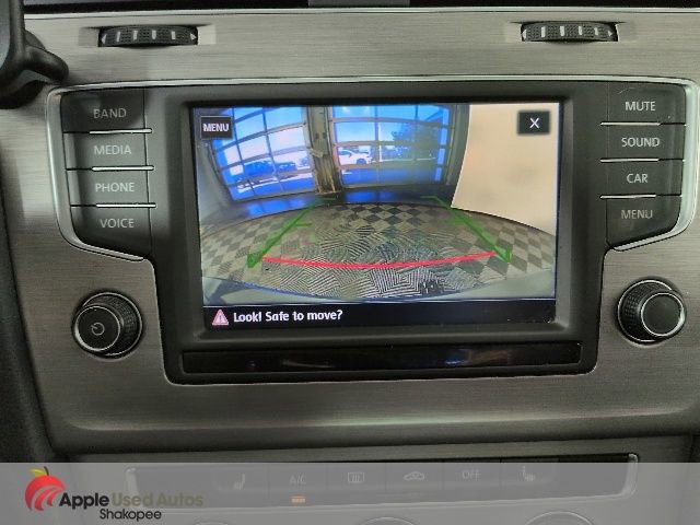 Used 2017 Volkswagen Golf SE FWD image 22