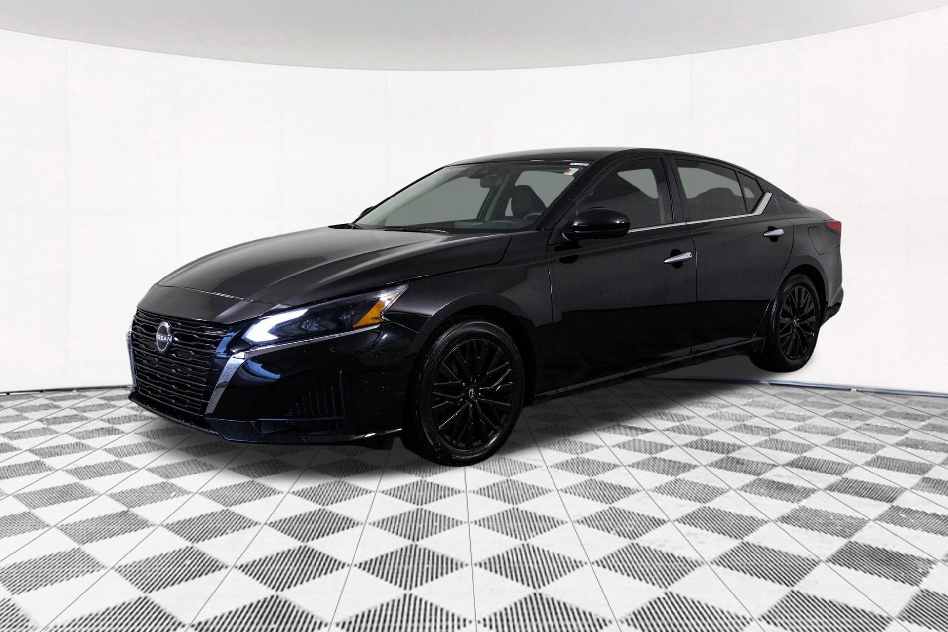 Used 2023 Nissan Altima 2.5 SV image 10