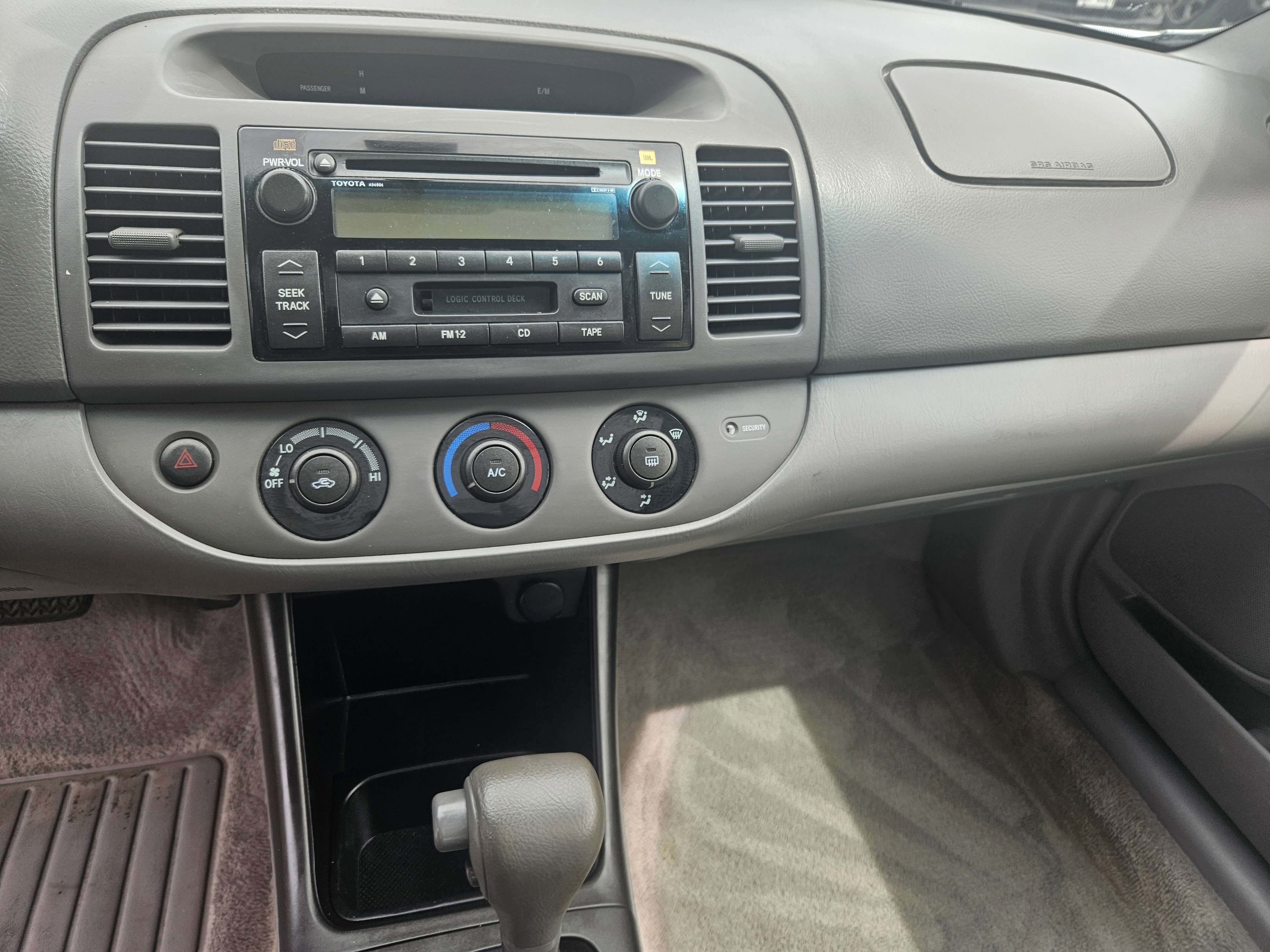 Used 2002 Toyota Camry LE FWD image 11