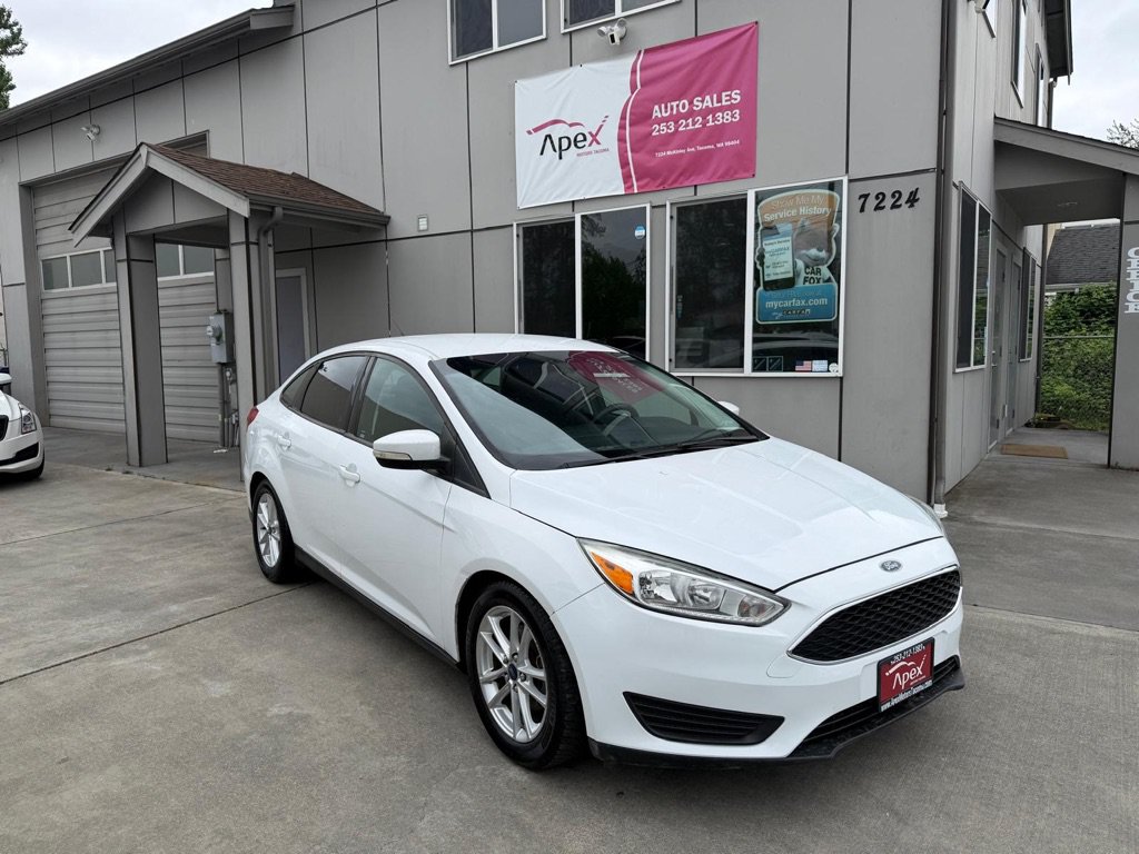Used 2016 Ford Focus SE FWD image 1