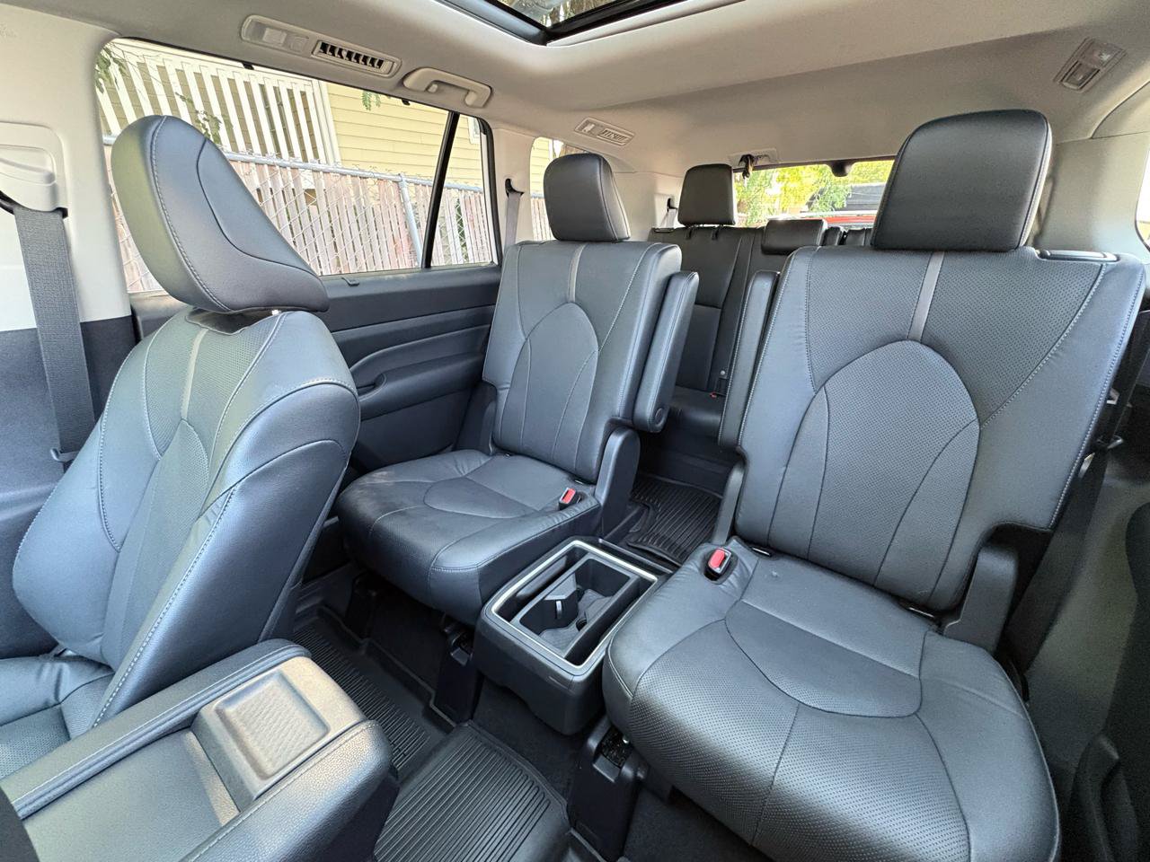 Used 2024 Toyota Grand Highlander AWD image 8