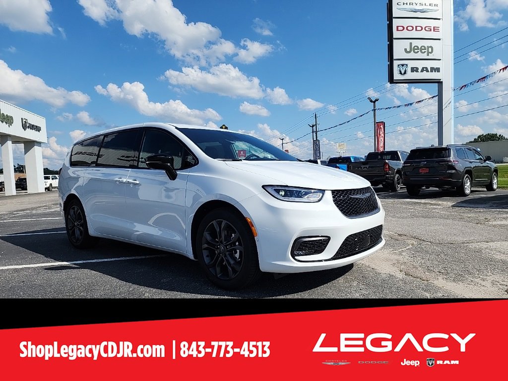 New 2026 Chrysler Pacifica Select video 1