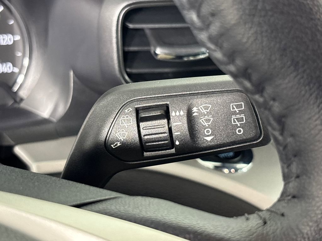 Used 2024 Ford Explorer XLT image 18