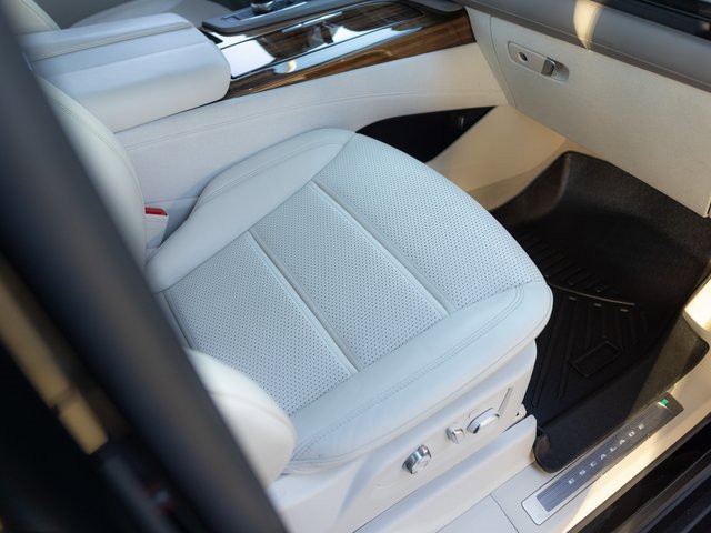 Used 2024 Cadillac Escalade Sport Platinum w/ Heavy-Duty Trailer Package image 29