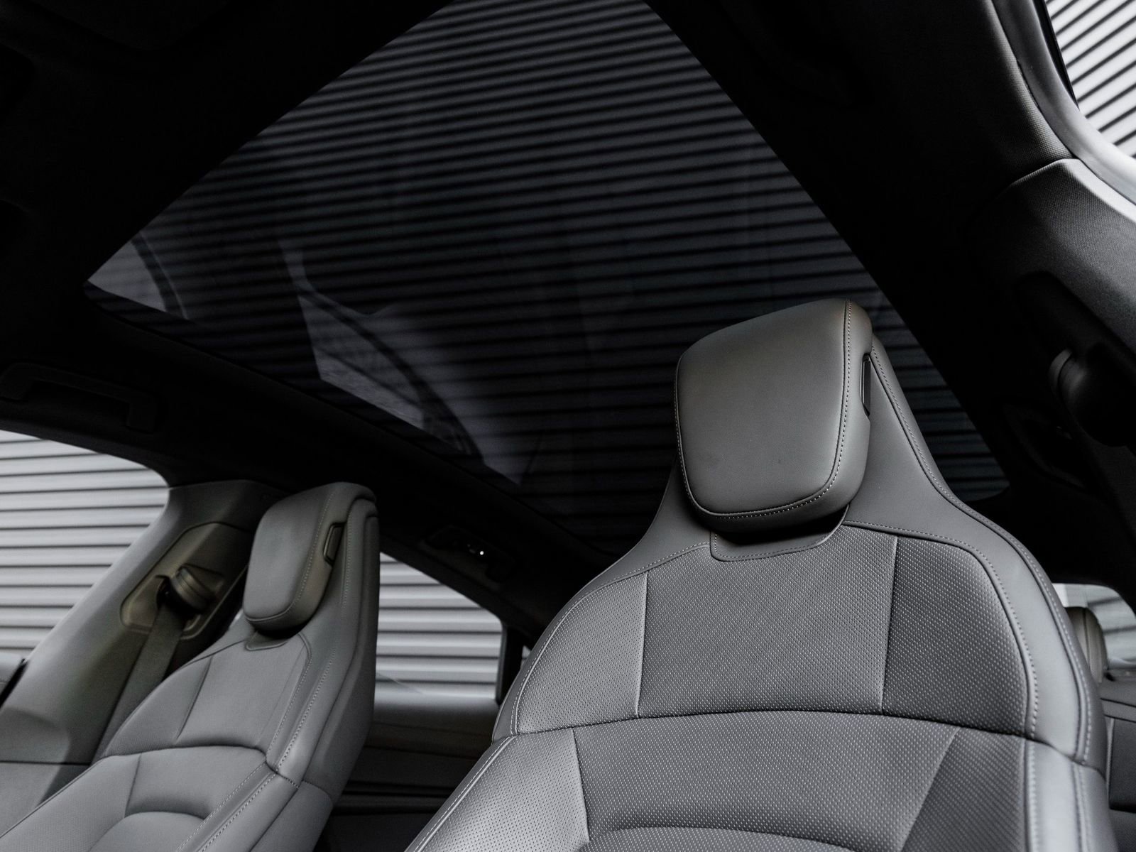 Used 2025 Porsche Taycan RWD image 16