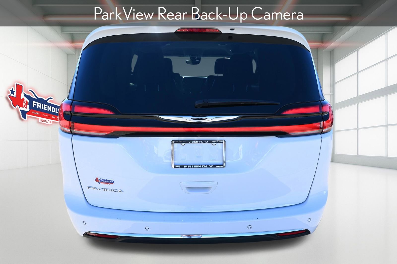 Used 2024 Chrysler Pacifica Touring-L image 29