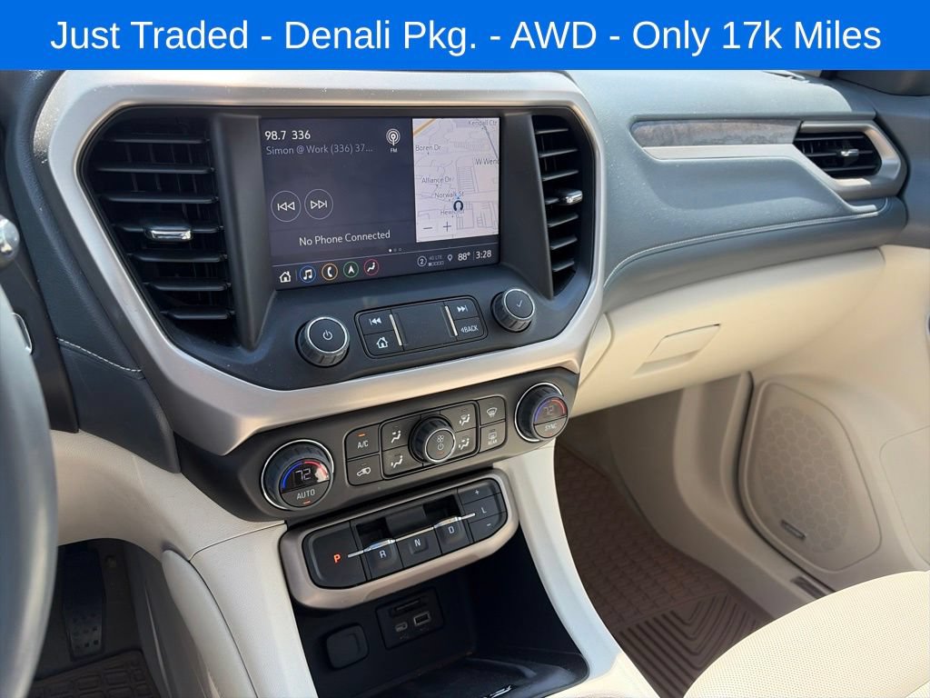 Used 2023 GMC Acadia Denali w/ Denali Technology Package AWD/4WD image 9
