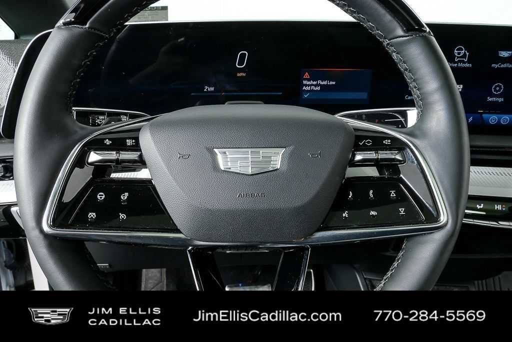 Certified 2025 Cadillac Optiq Luxury 2 w/ LPO, Floor Liner Package AWD/4WD image 9