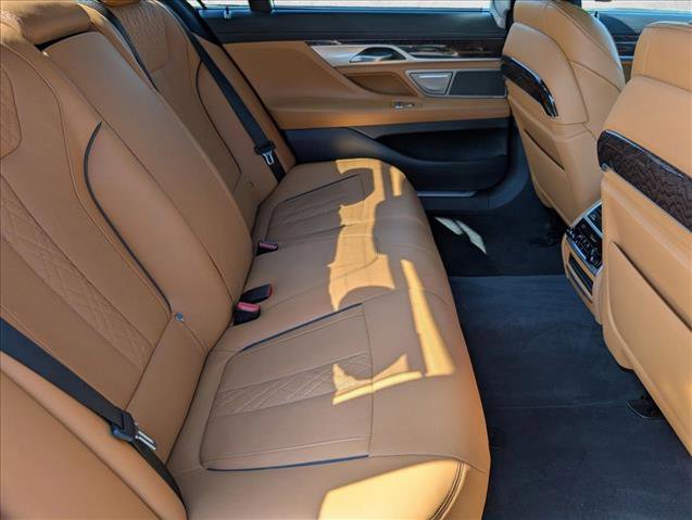 Certified 2022 BMW 750i xDrive w/ Executive Package AWD/4WD image 22