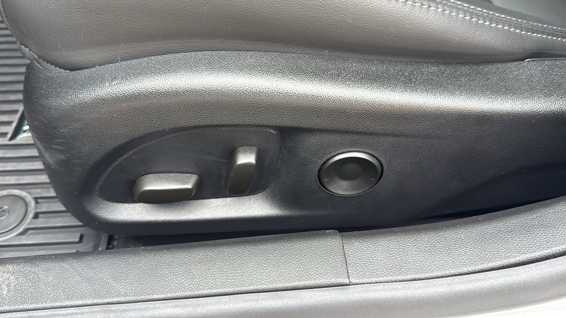 Certified 2024 Cadillac CT5 Luxury w/ Sun And Sound Package image 12