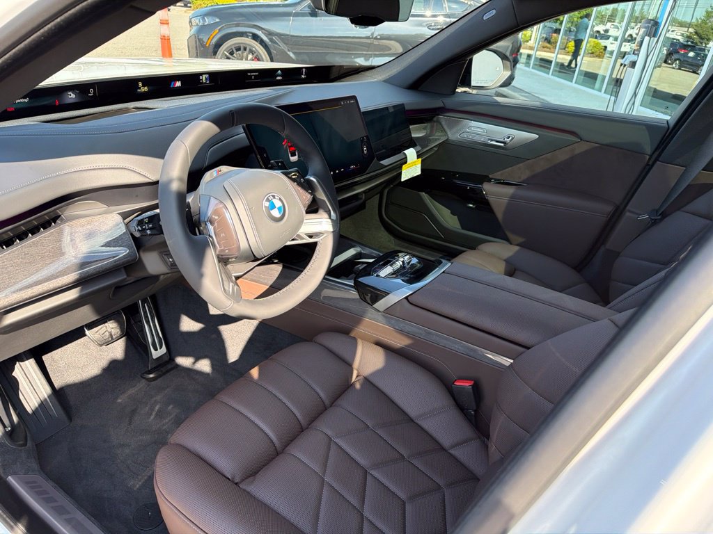 New 2027 BMW 740i xDrive w/ M Sport Professional Package AWD/4WD image 16