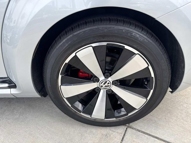 Used 2012 Volkswagen Beetle 2.0T image 6