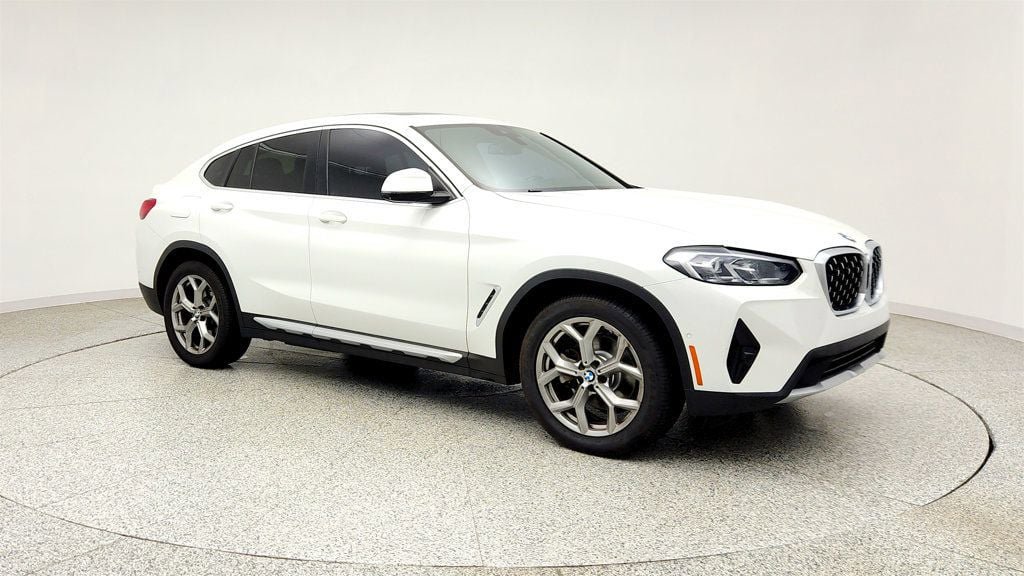 Used 2022 BMW X4 xDrive30i w/ Parking Assistance Package AWD/4WD image 3