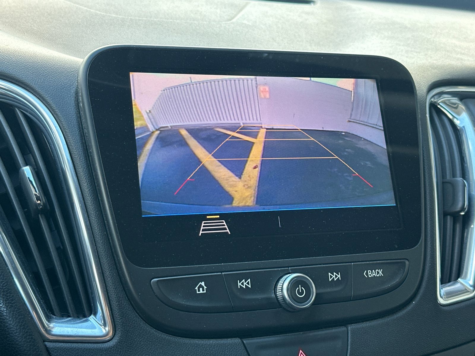 Used 2019 Chevrolet Malibu LT w/ Leather Package image 17