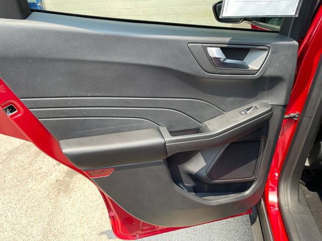 Used 2024 Ford Escape ST-Line w/ Tech Pack #1 FWD image 29