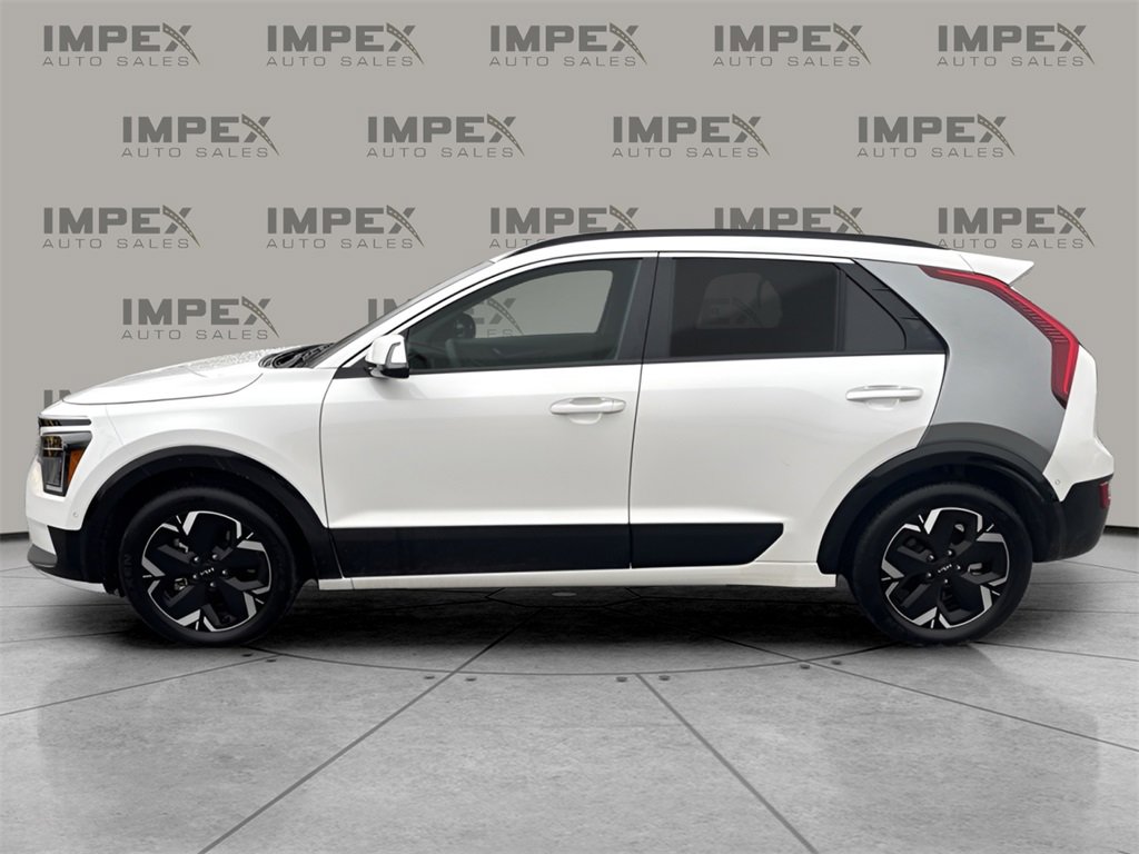 Used 2023 Kia Niro Wave w/ Wave Preserve Package image 2