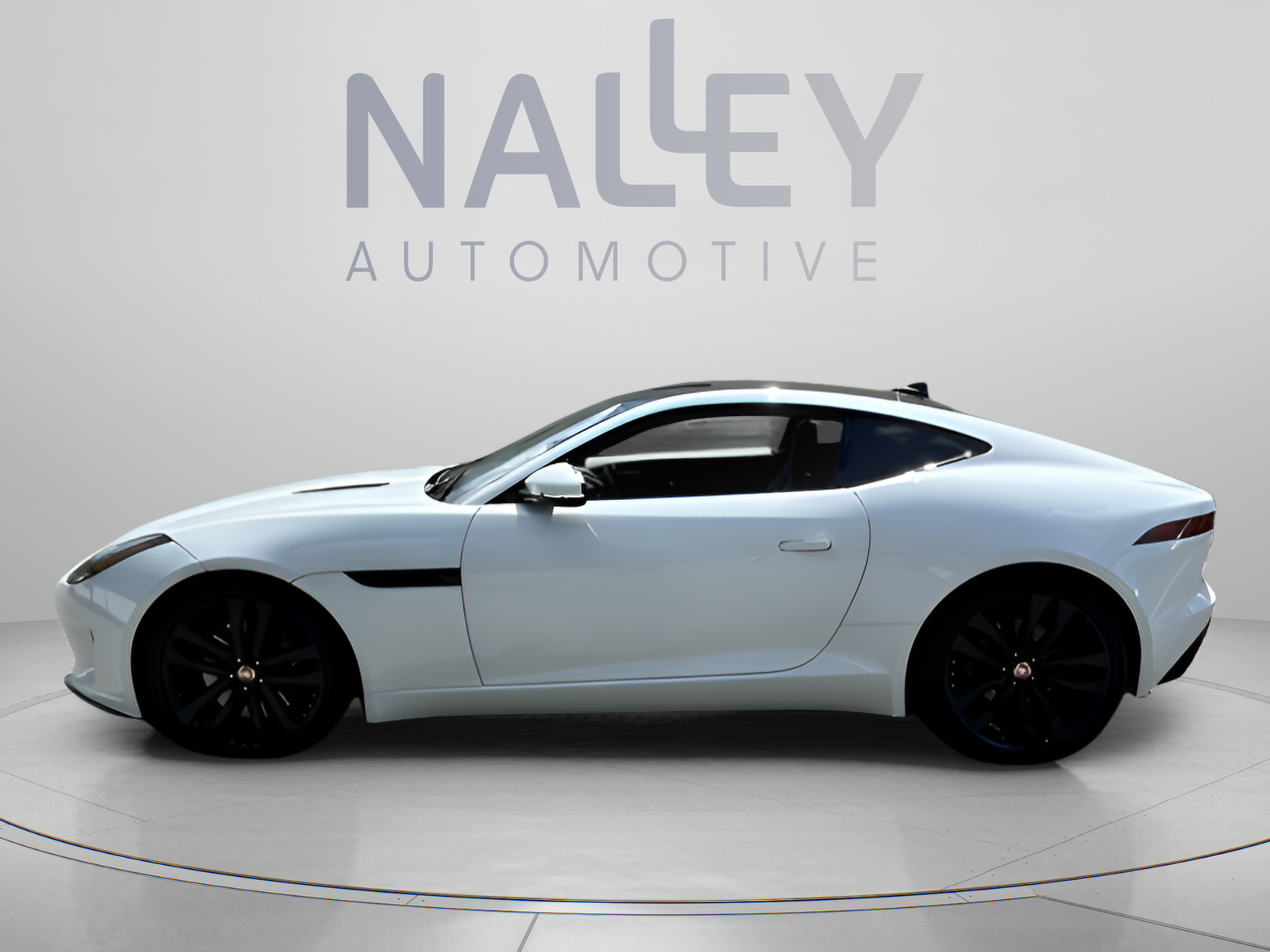 Used 2019 Jaguar F-TYPE Coupe RWD image 2