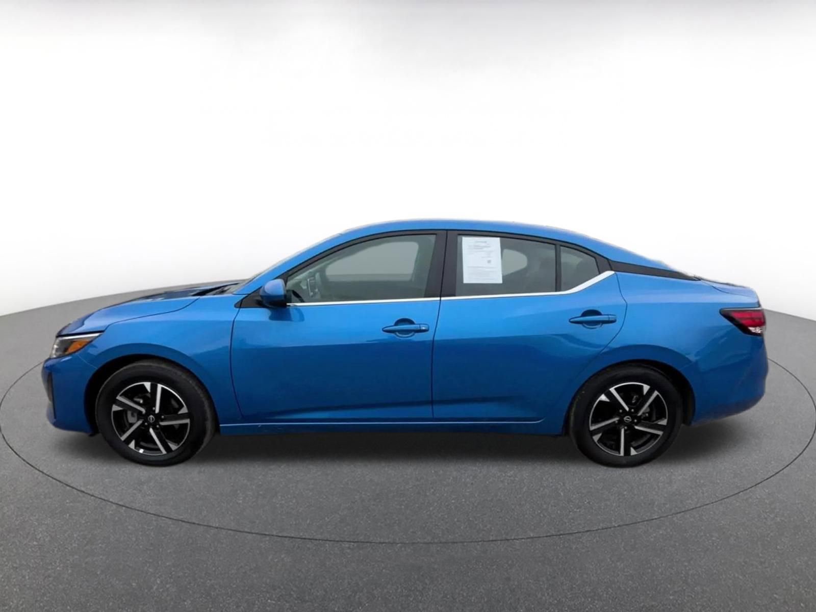 Used 2025 Nissan Sentra SV image 9