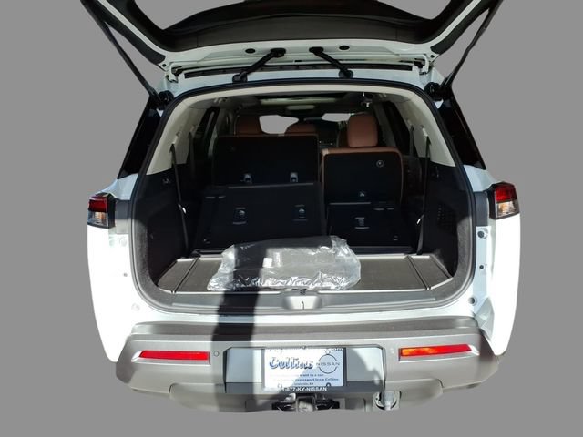 New 2026 Nissan Pathfinder Platinum AWD/4WD image 5