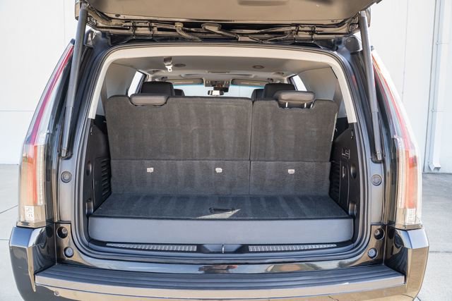 Used 2018 Cadillac Escalade Luxury AWD/4WD image 21