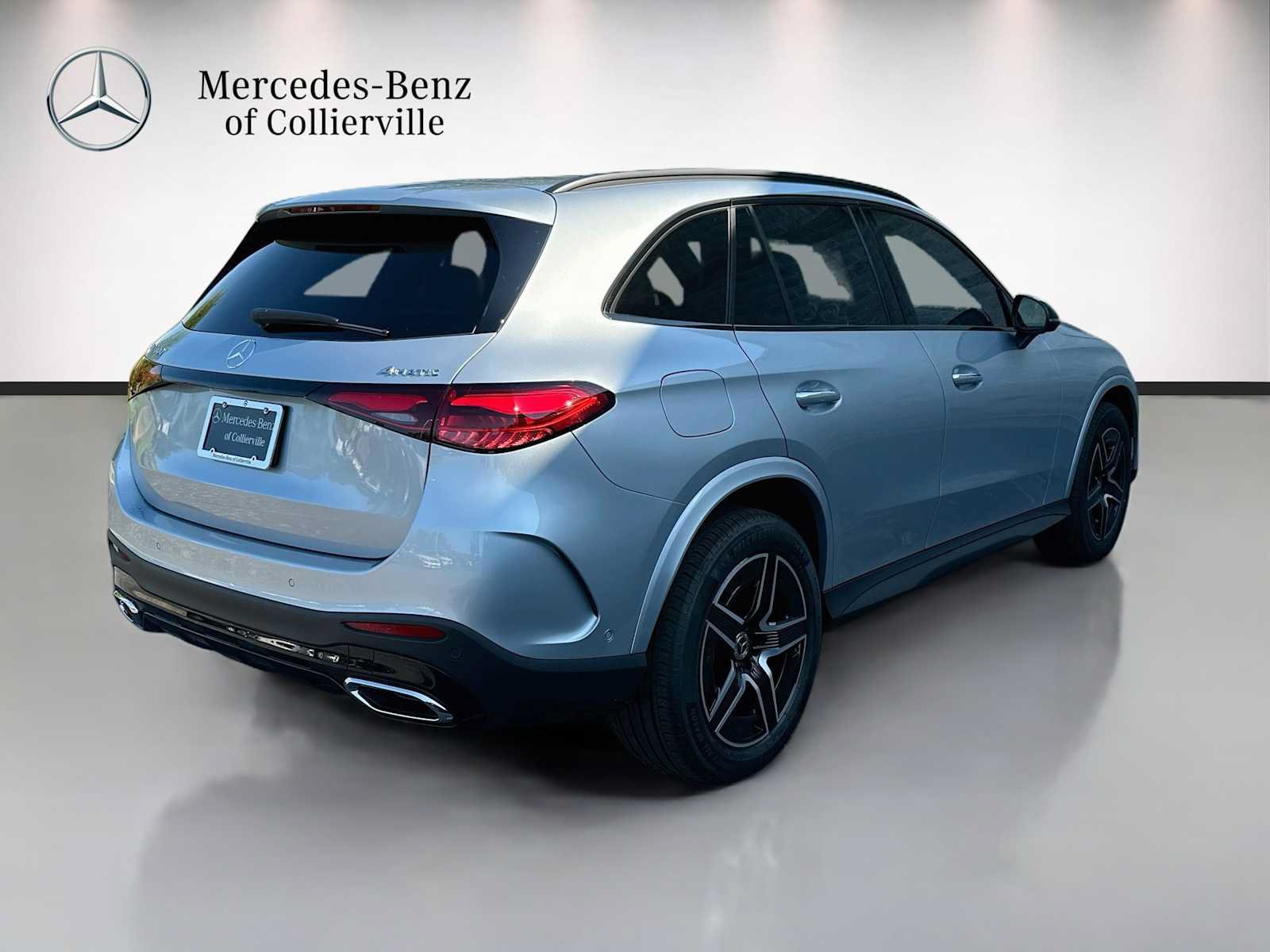 Used 2025 Mercedes-Benz GLC 300 4MATIC image 5