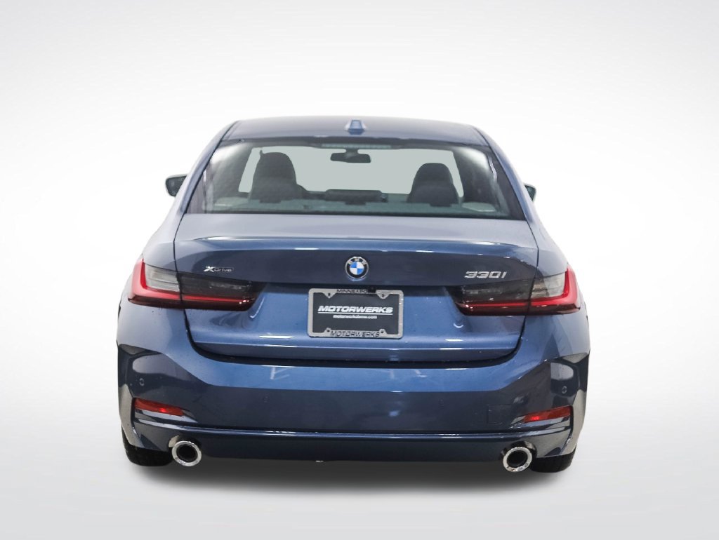 Used 2026 BMW 330i xDrive Sedan w/ Premium Package AWD/4WD image 4