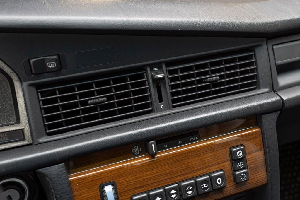 Used 1991 Mercedes-Benz 190 E 2.6 image 26