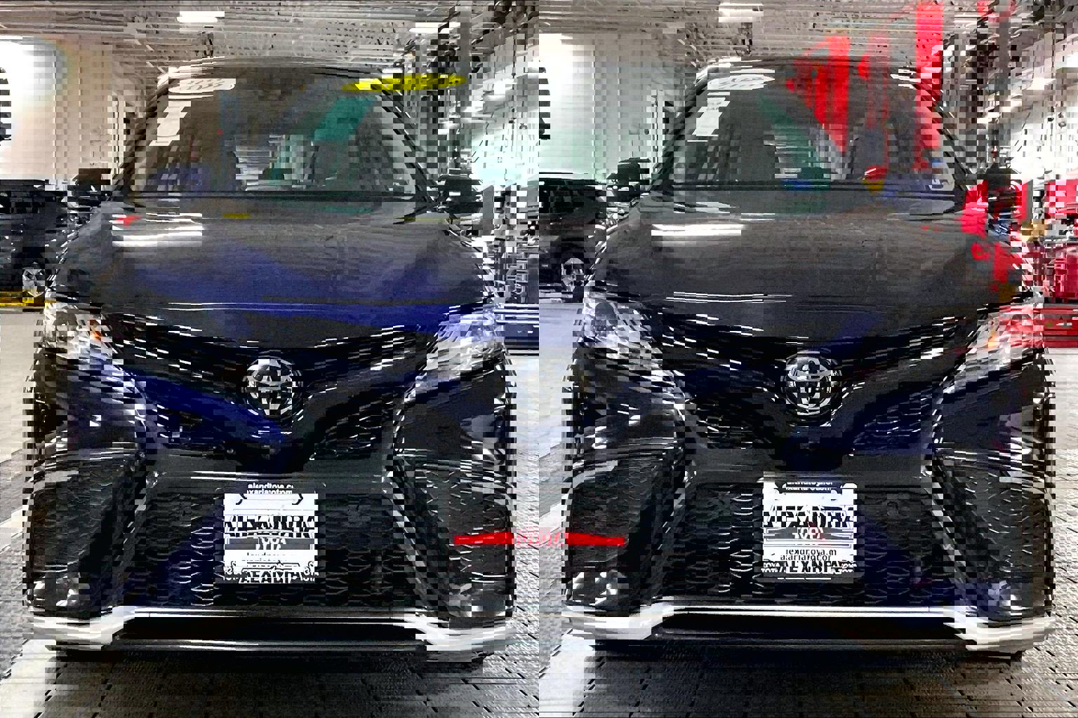 Used 2022 Toyota Camry XSE image 3