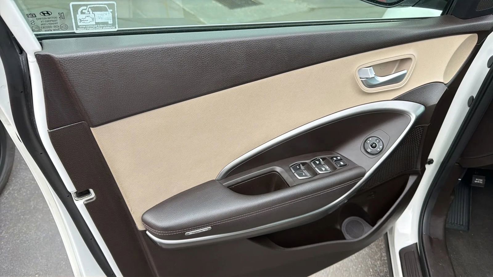 Used 2017 Hyundai Santa Fe SE image 17