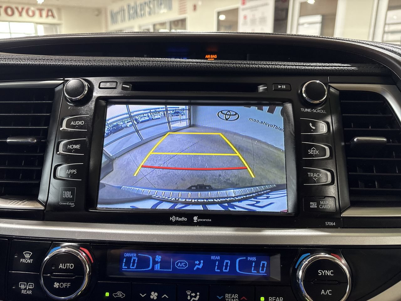 Used 2015 Toyota Highlander Limited Platinum AWD/4WD image 18