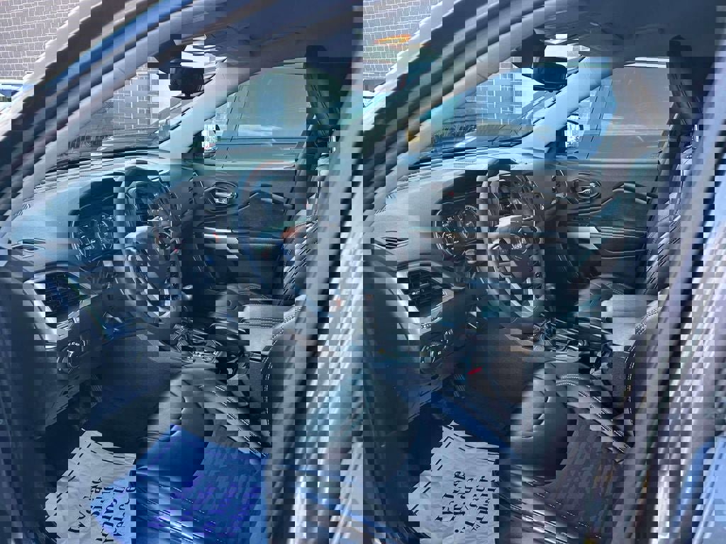 Used 2022 Jeep Cherokee Latitude w/ Trailer Tow Group image 15