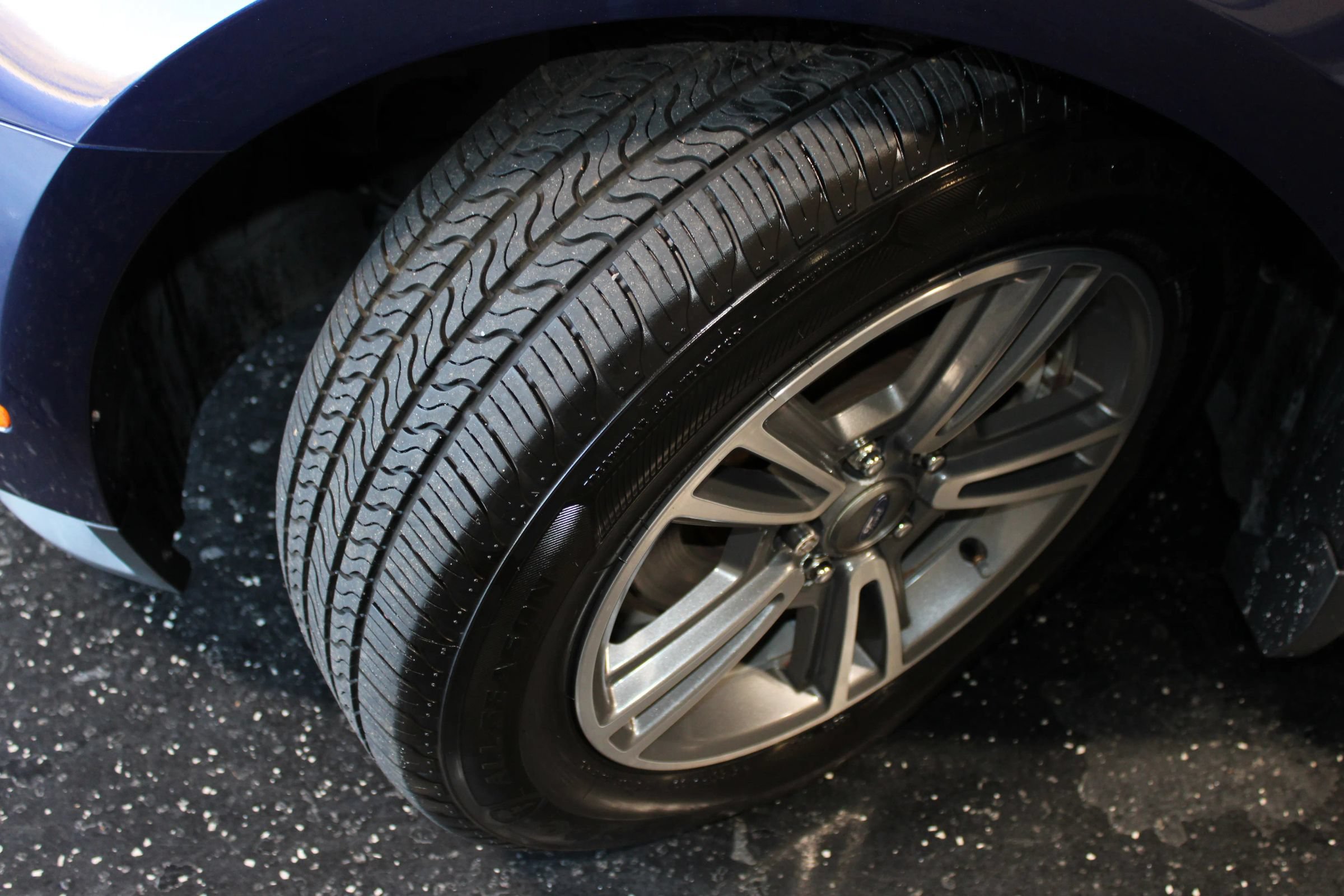 Used 2011 Ford Mustang Premium w/ Security Pkg RWD image 29