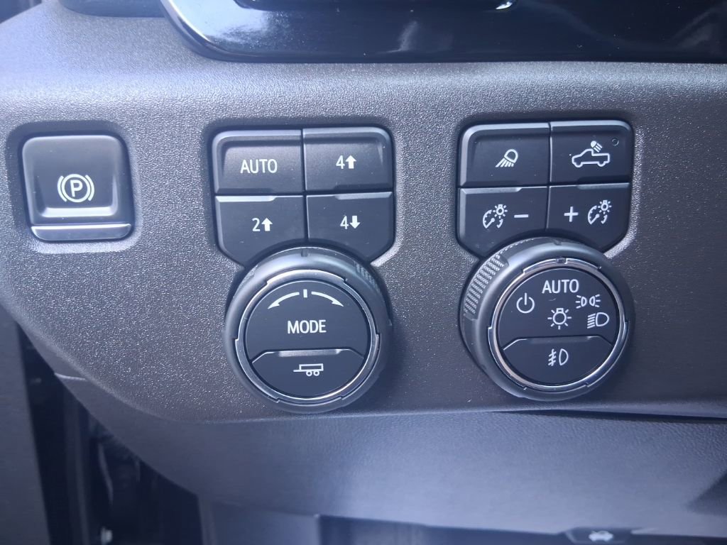 Used 2025 Chevrolet Silverado 1500 High Country w/ Technology Package image 23