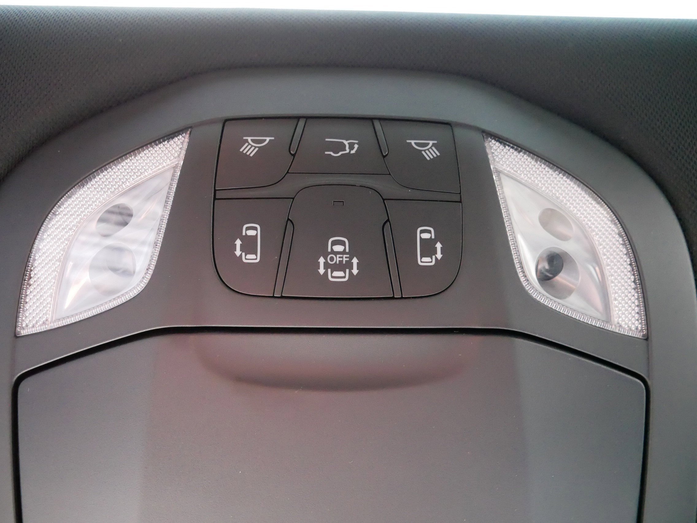 Used 2022 Chrysler Pacifica Limited w/ Uconnect Theater Family Group image 32