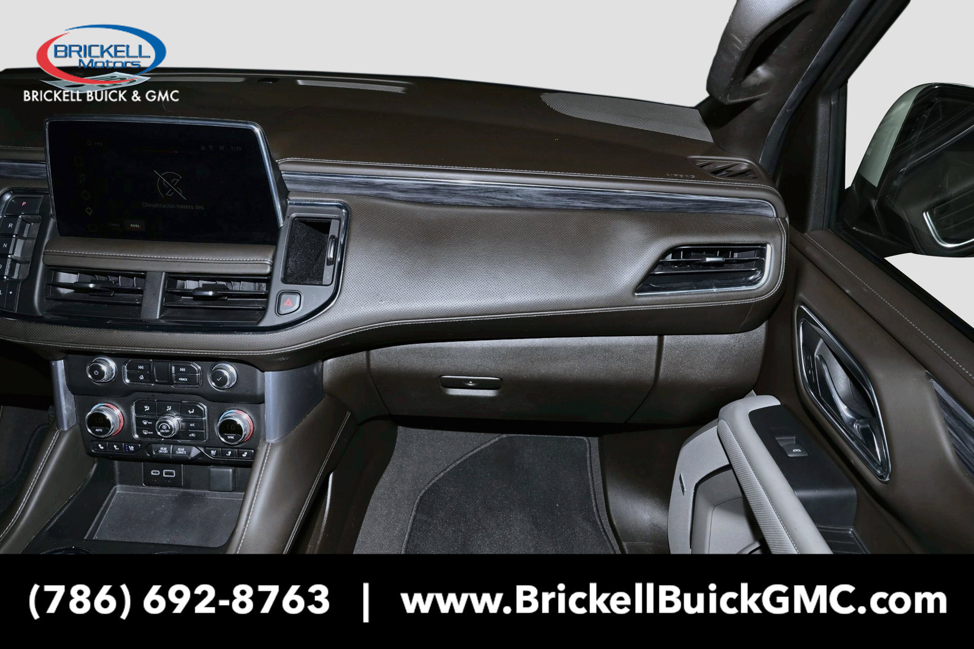 Used 2023 GMC Yukon XL SLT AWD/4WD image 20