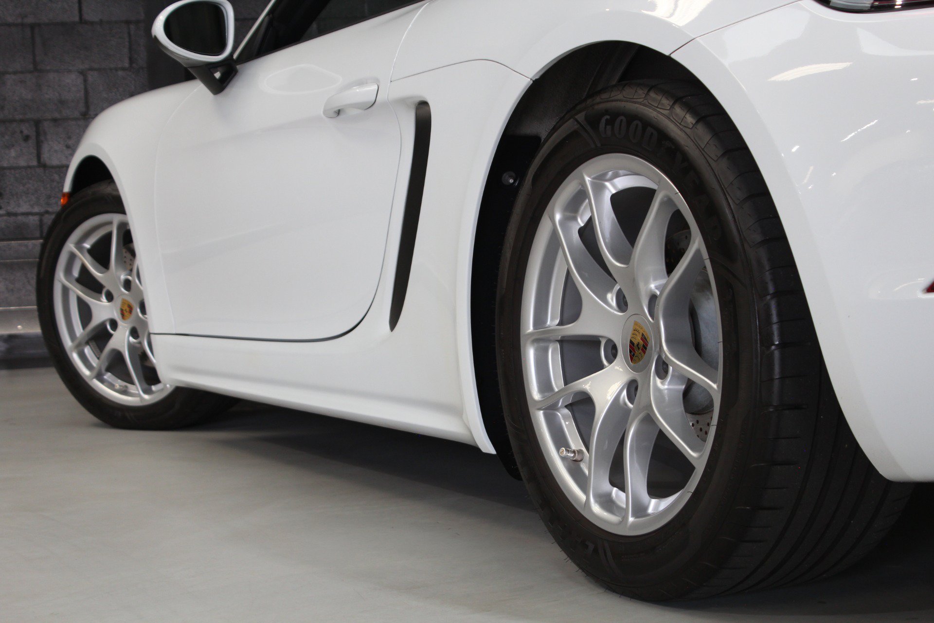 Used 2021 Porsche 718 Boxster w/ Premium Package RWD image 36