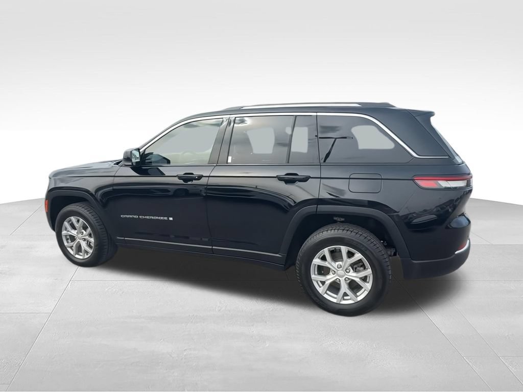 Used 2023 Jeep Grand Cherokee Limited AWD/4WD image 6
