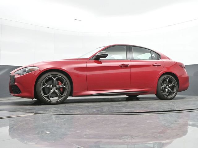 Used 2019 Alfa Romeo Giulia Ti image 16