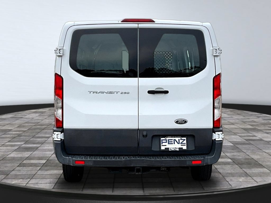 Used 2016 Ford Transit 250 130 Low Roof w/ Exterior Upgrade Package RWD image 6